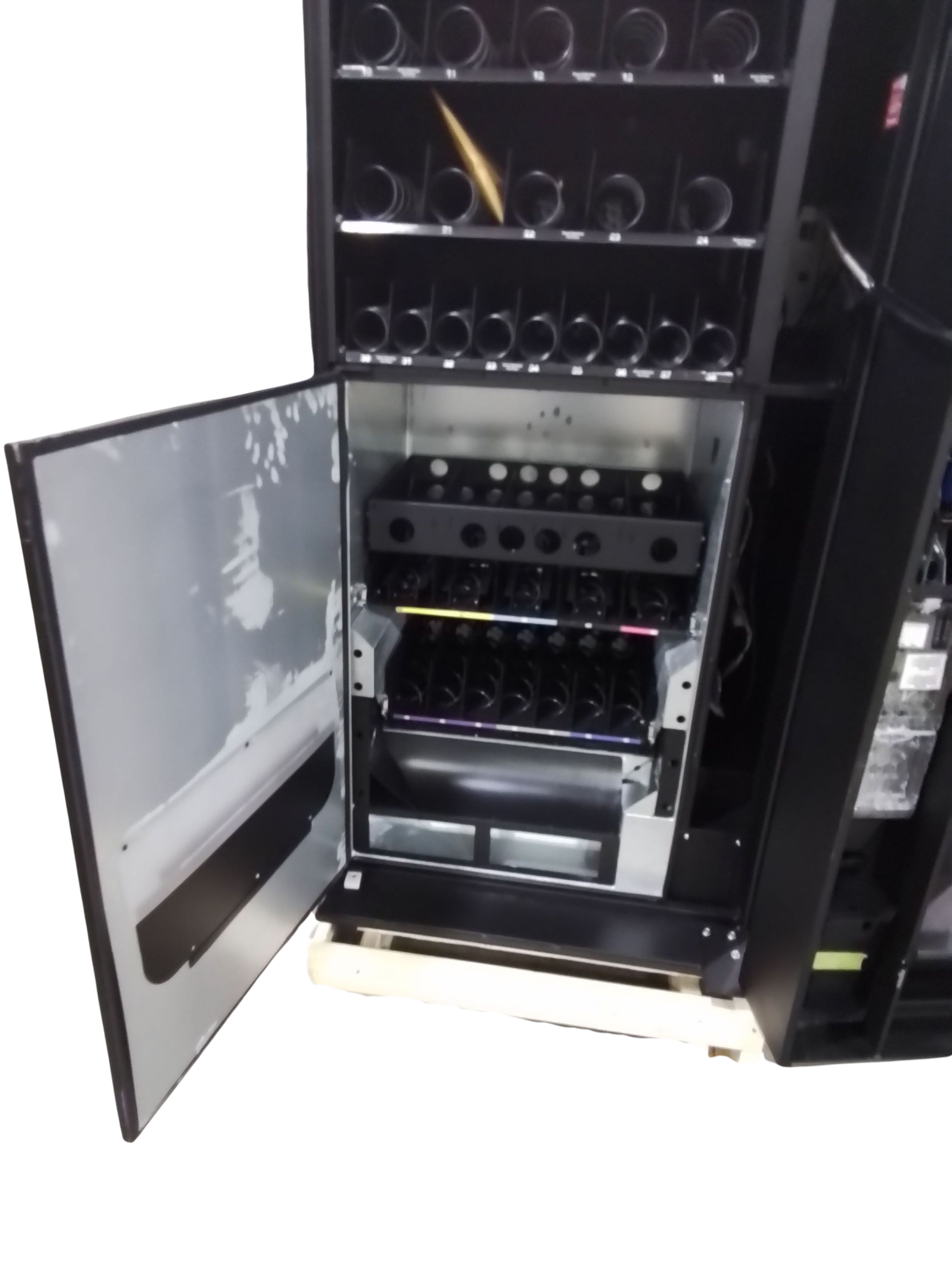 Snack and Drink Combination Vending Machine - Used