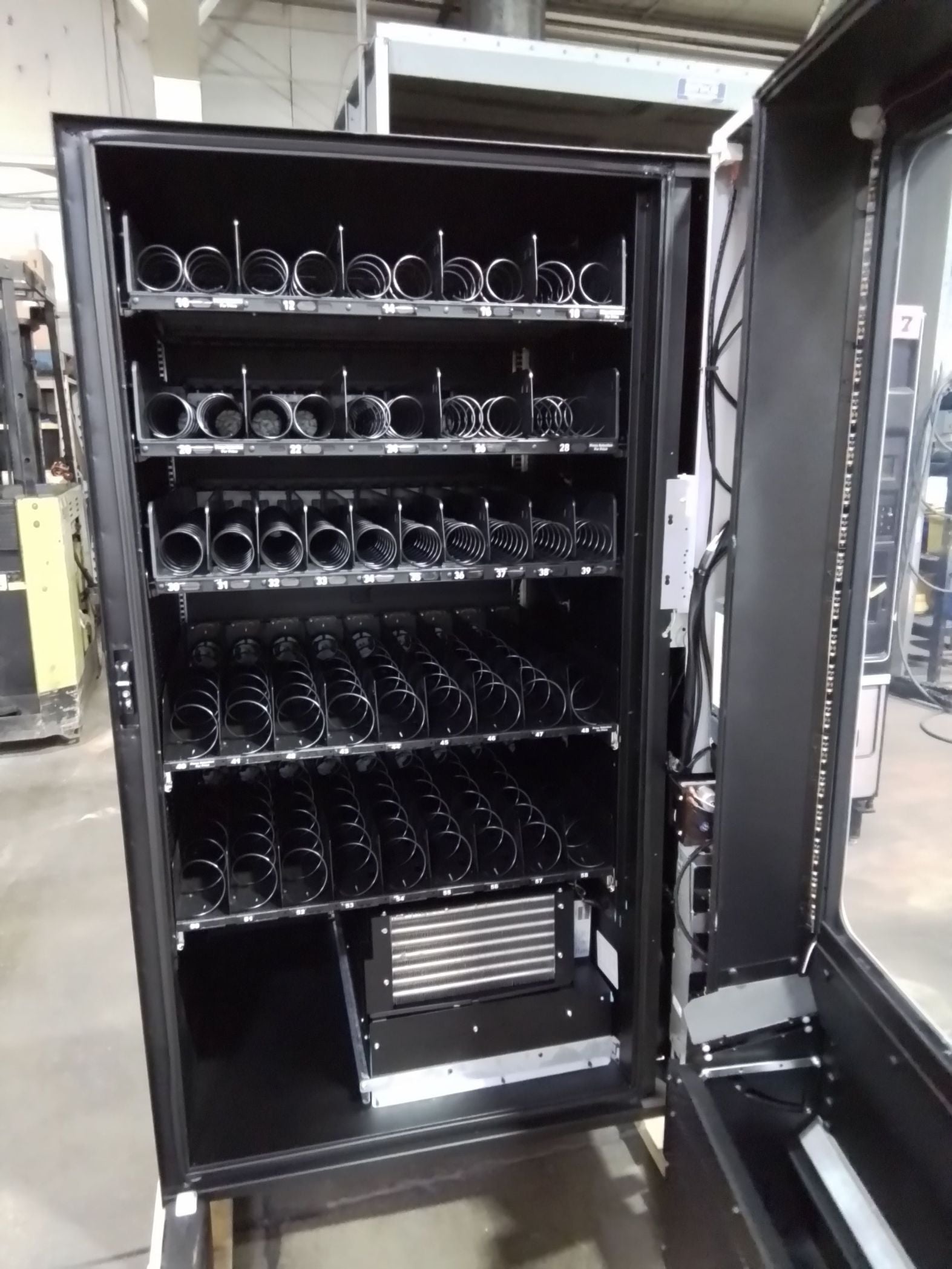 USI 42-Selection Cold Food & Drink Combination Vending Machine - Used