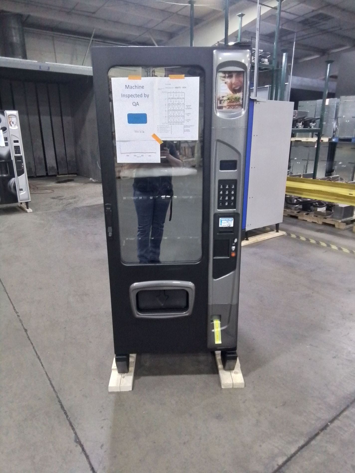 USI 38-Selection Snack & Drink Combination Vending Machine - Used