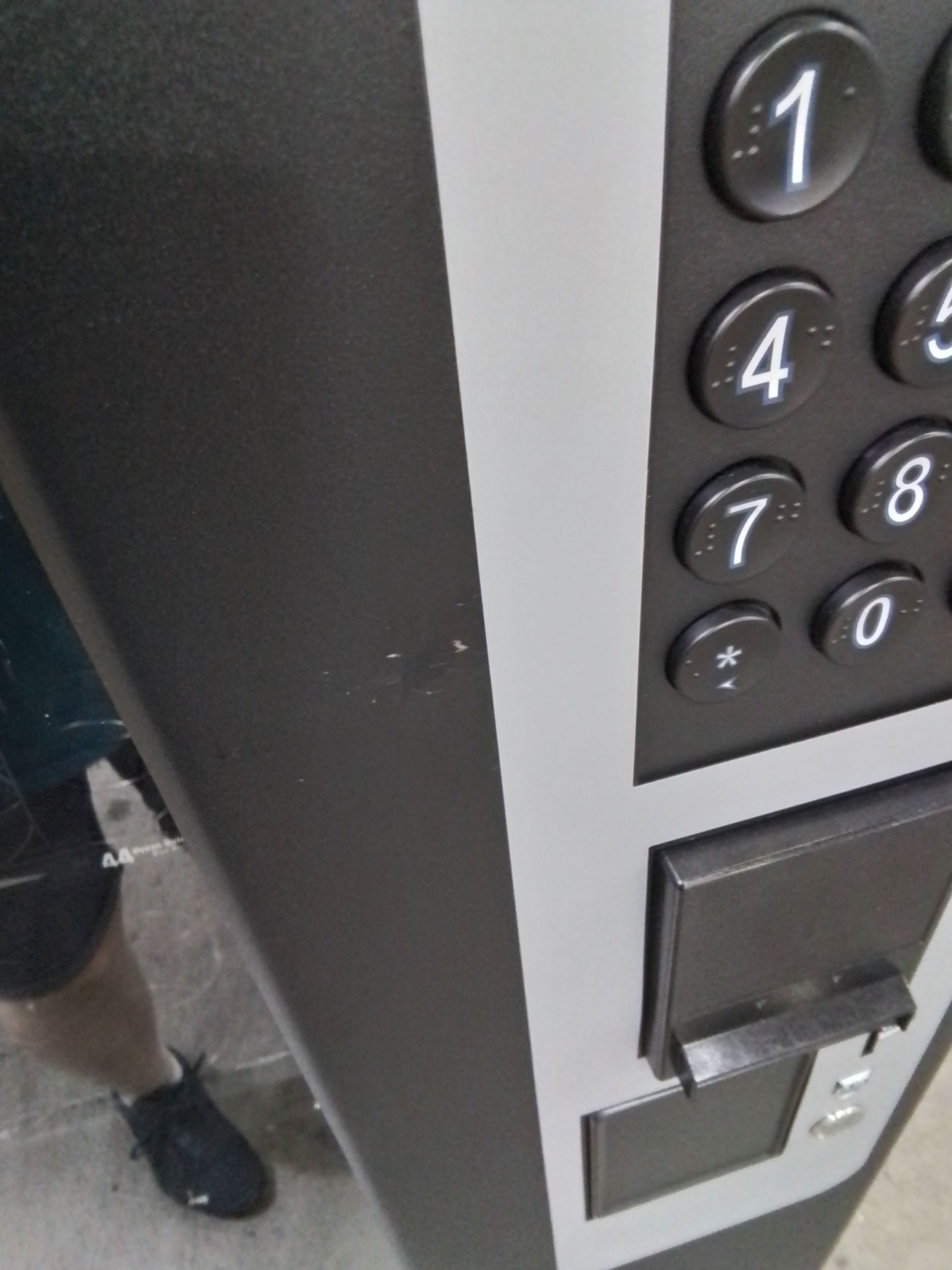 USI 23-Selection Snack & Candy Vending Machine - Used