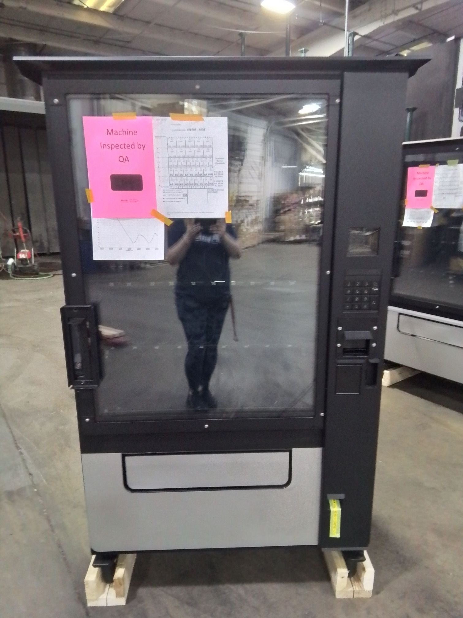 USI 38-Selection High Security Outdoor Combination Vending Machine-Used