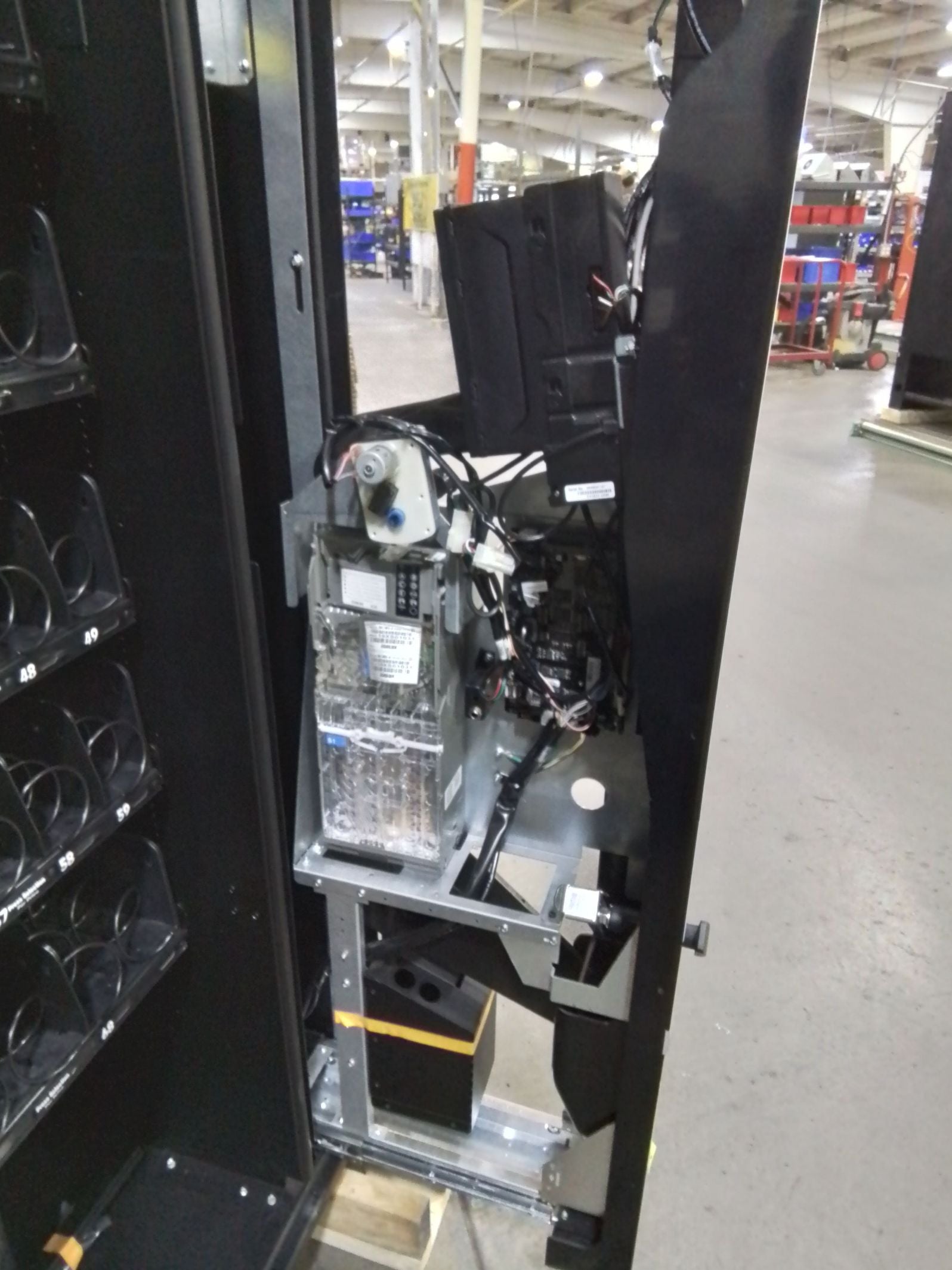 USI 40-Selection Premium Snack & Candy Vending Machine - Used