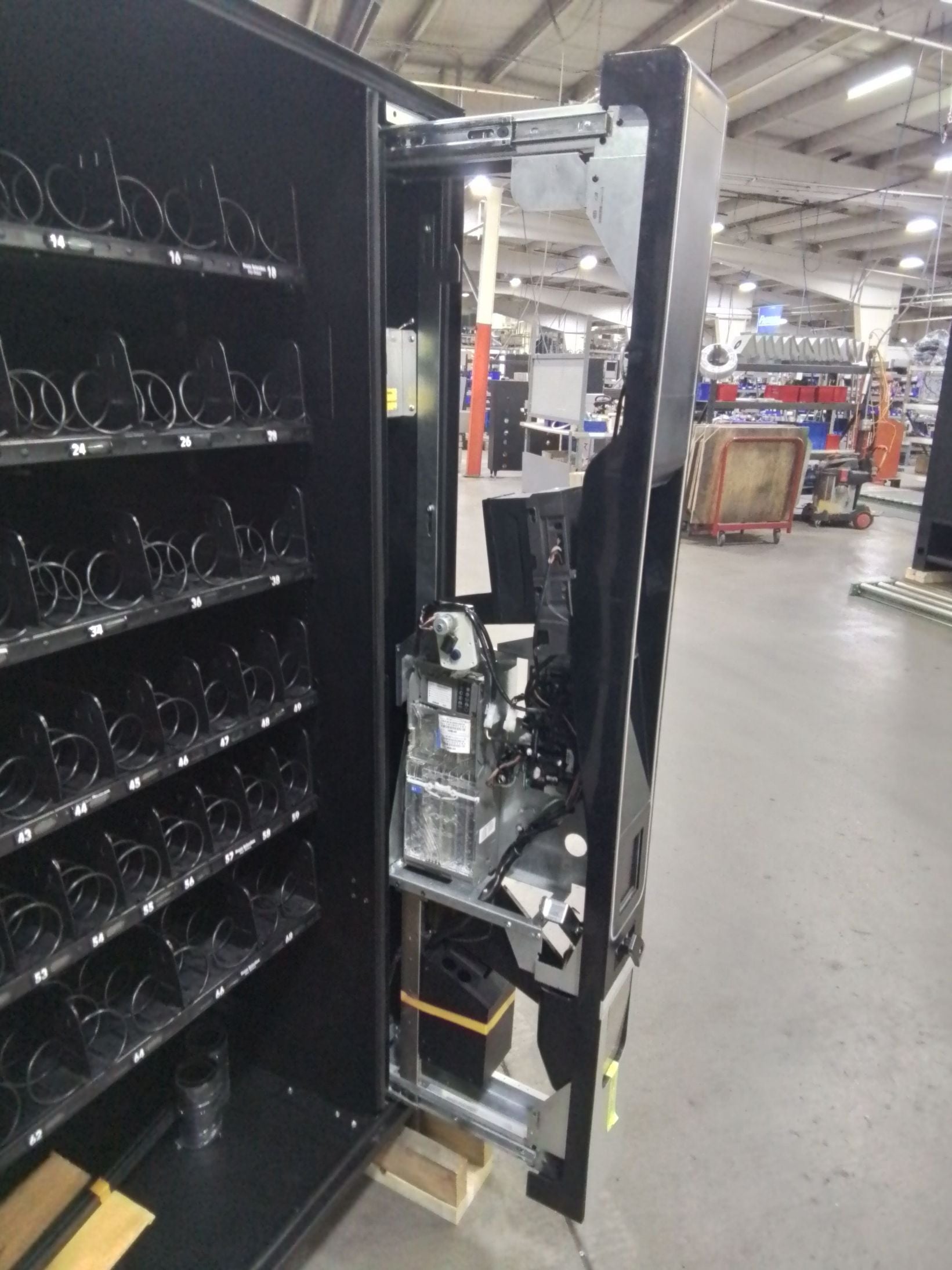 USI 40-Selection Premium Snack & Candy Vending Machine - Used