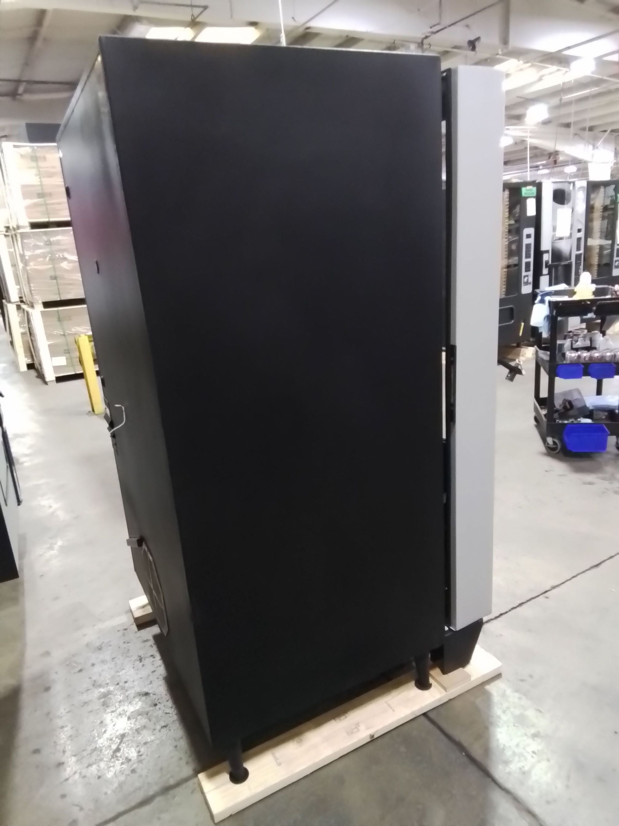 USI 42-Selection Cold Food & Drink Combination Vending Machine - Used